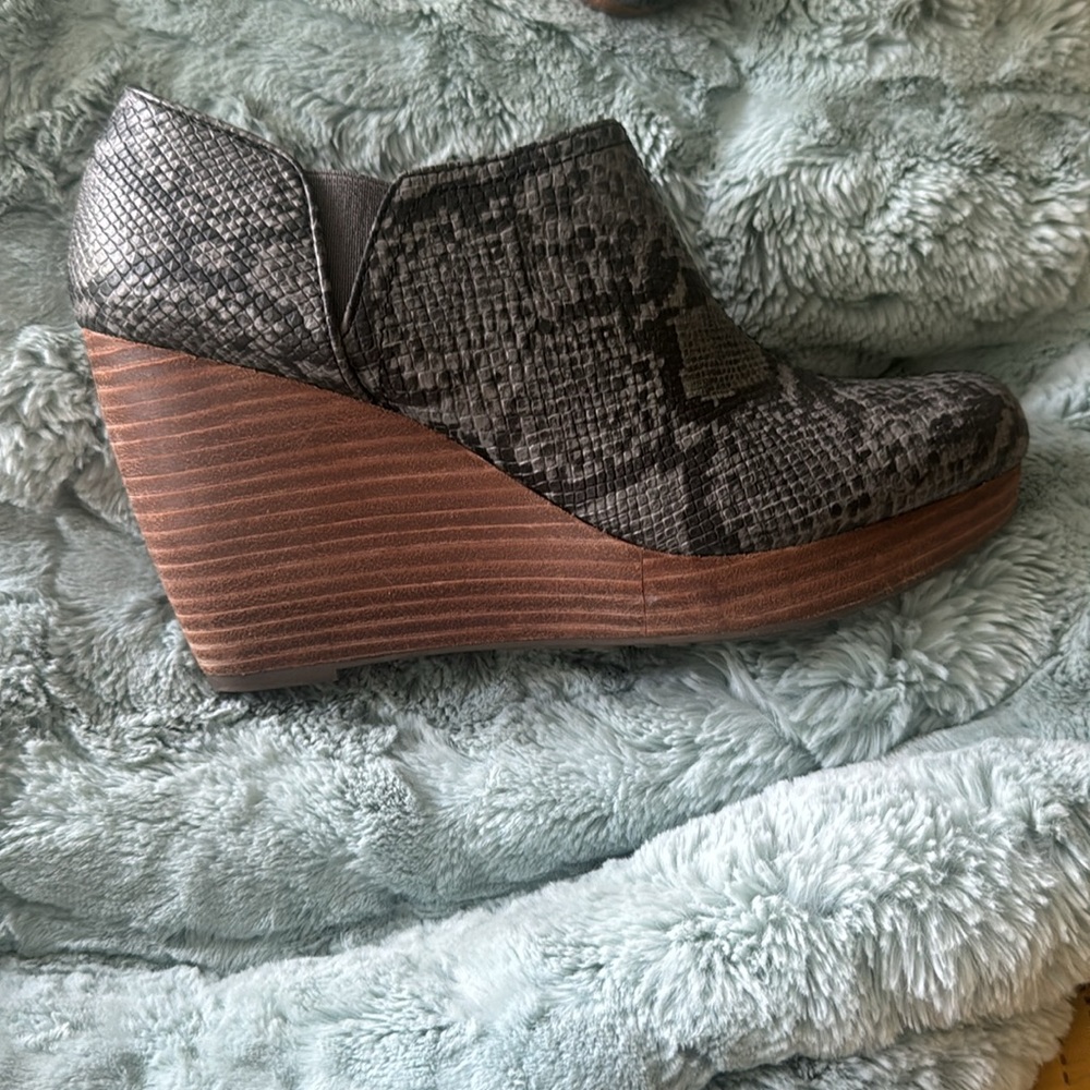 Dr. Scholls super comfortable wedge shoes size 7 1/2
